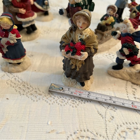 Vintage Village Square Collector Pieces - Picture 7 of 12